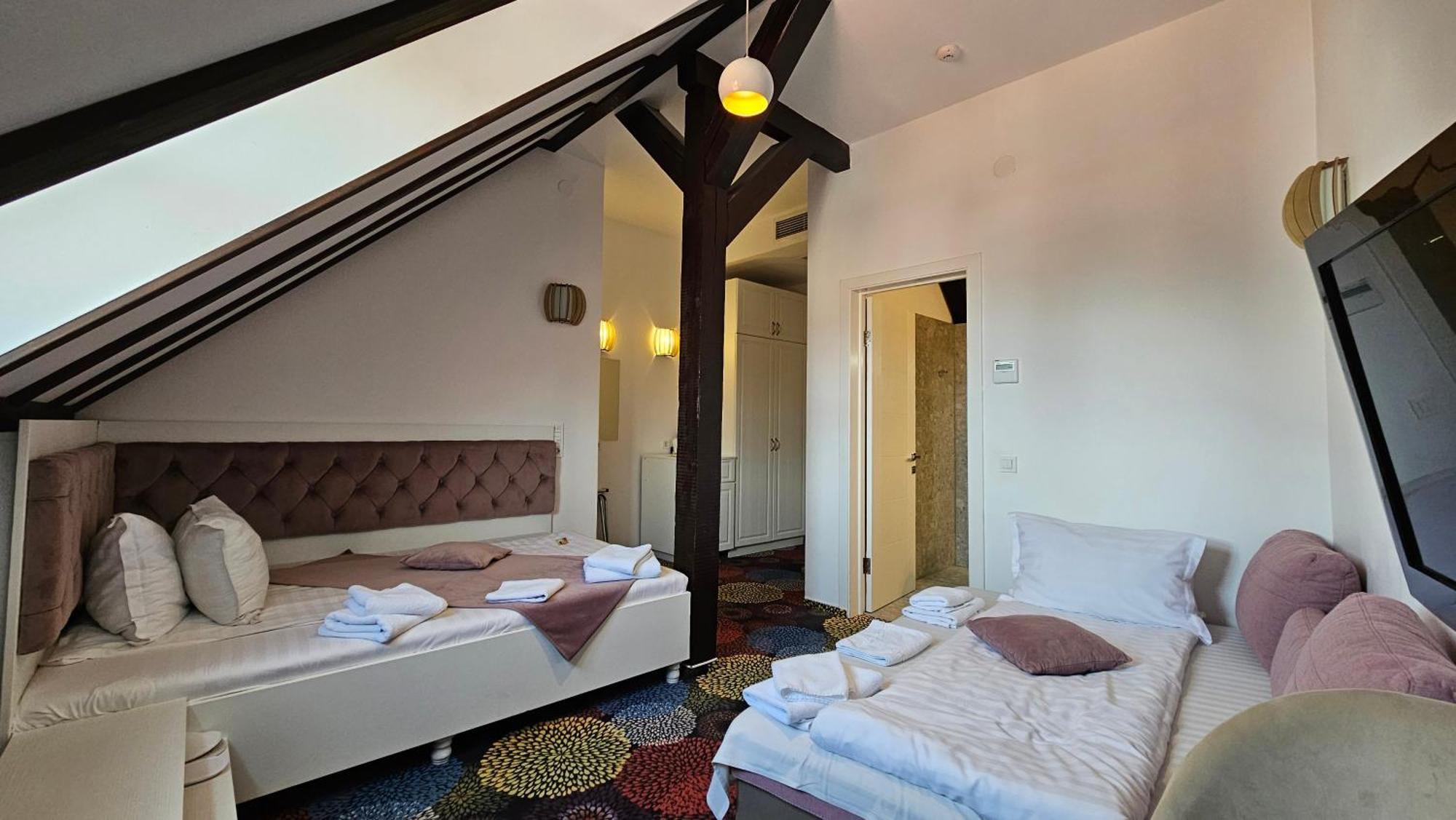 Hotel Marabella Sibiu Exterior photo